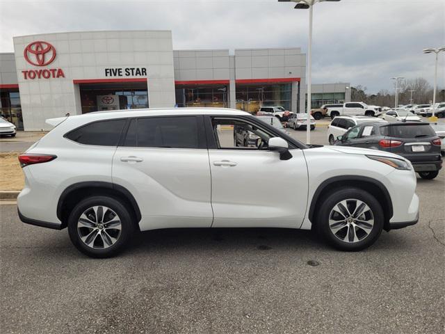 used 2022 Toyota Highlander car, priced at $30,000