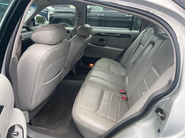 used 1998 Lincoln Town Car car, priced at $4,900