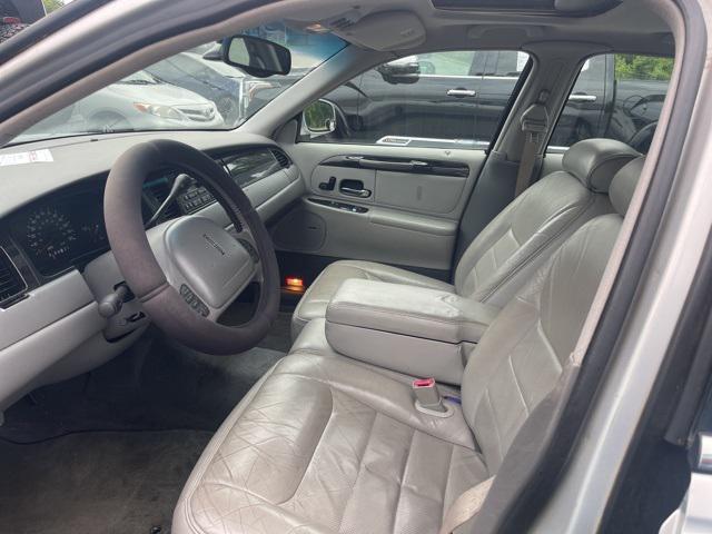 used 1998 Lincoln Town Car car, priced at $4,900