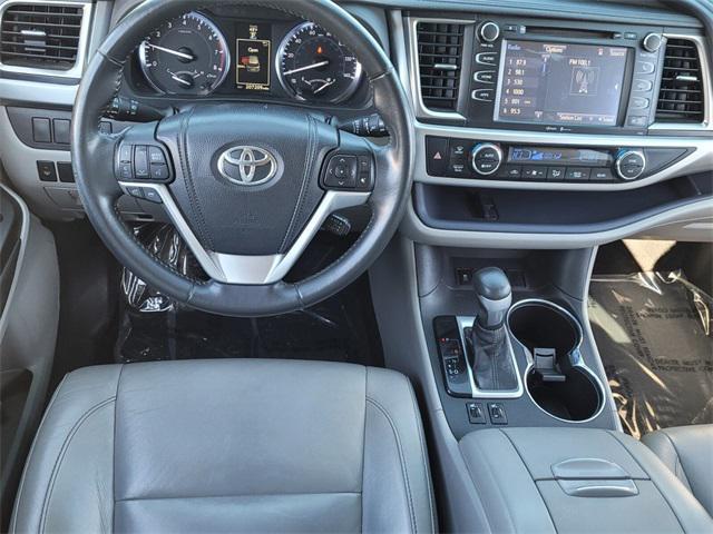 used 2014 Toyota Highlander car, priced at $9,500