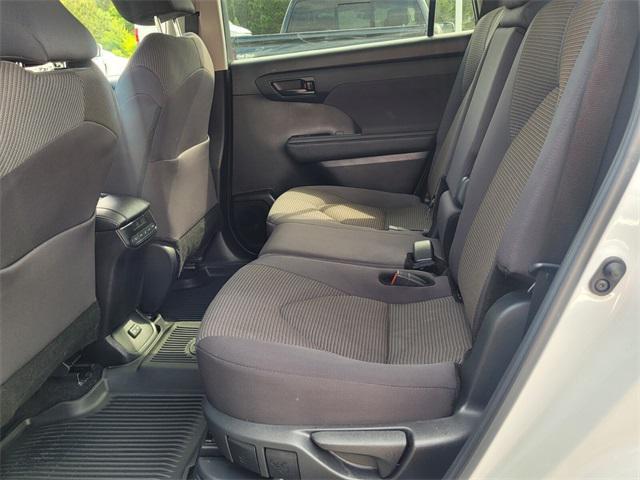used 2024 Toyota Highlander Hybrid car, priced at $38,500