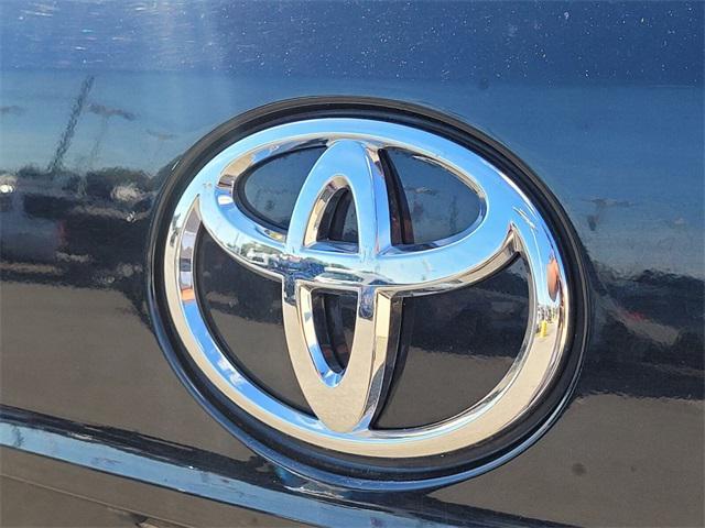 used 2021 Toyota Highlander car, priced at $32,000