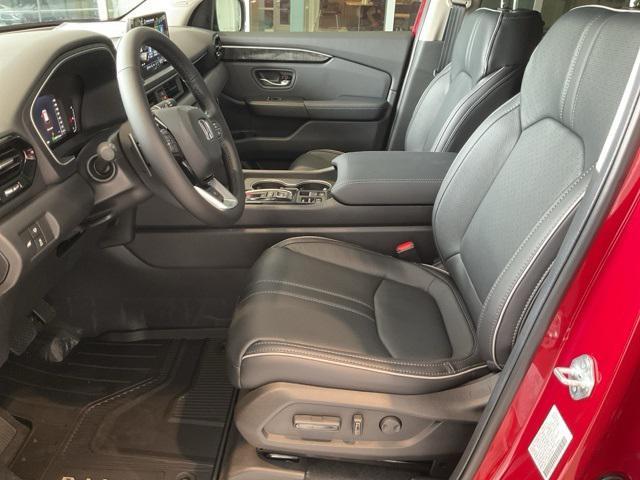 new 2025 Honda Pilot car, priced at $52,864