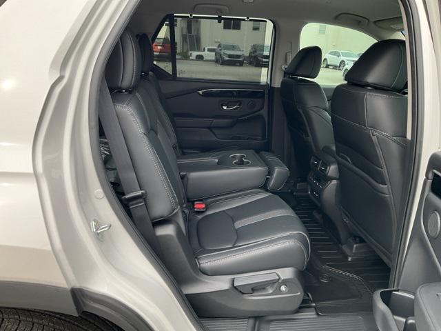 new 2025 Honda Pilot car, priced at $44,930
