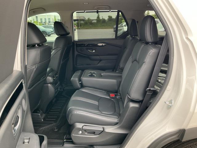 new 2025 Honda Pilot car, priced at $44,930