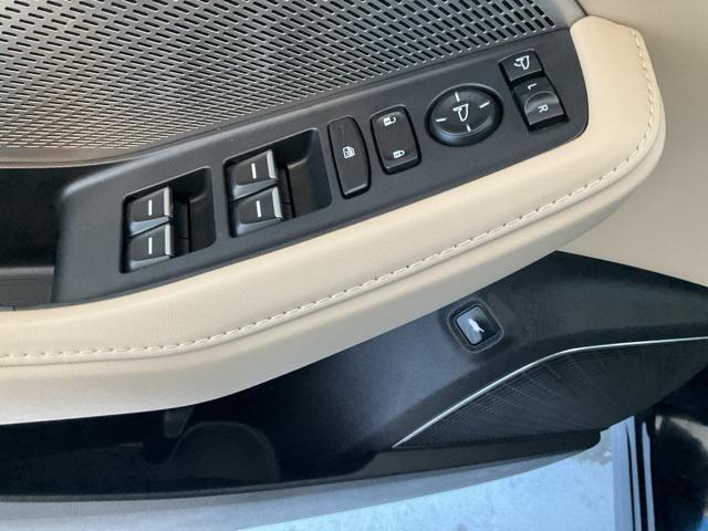 used 2023 Acura MDX car, priced at $40,790