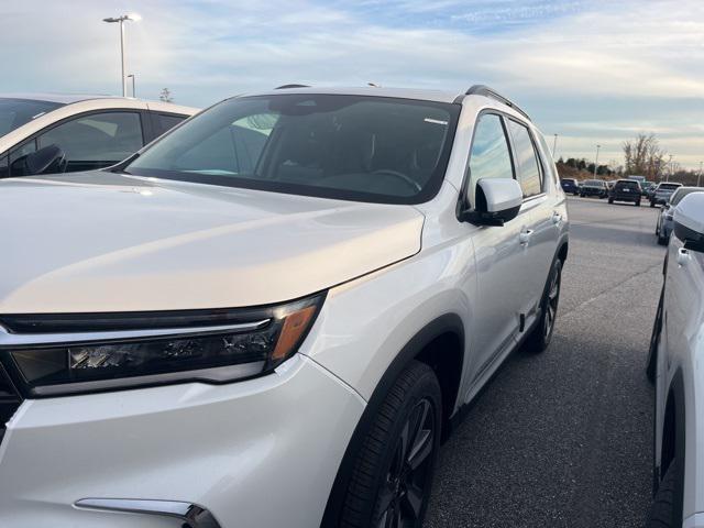 new 2025 Honda Pilot car, priced at $52,964