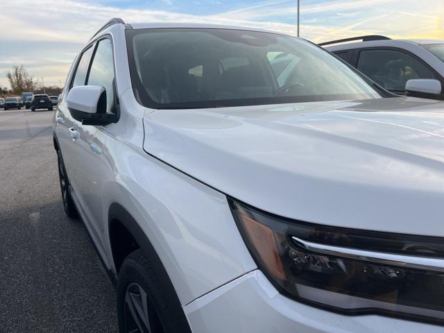 new 2025 Honda Pilot car, priced at $52,964