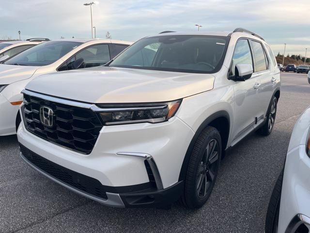 new 2025 Honda Pilot car, priced at $52,964