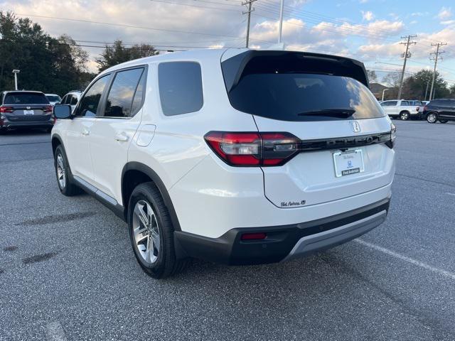 new 2025 Honda Pilot car, priced at $43,974