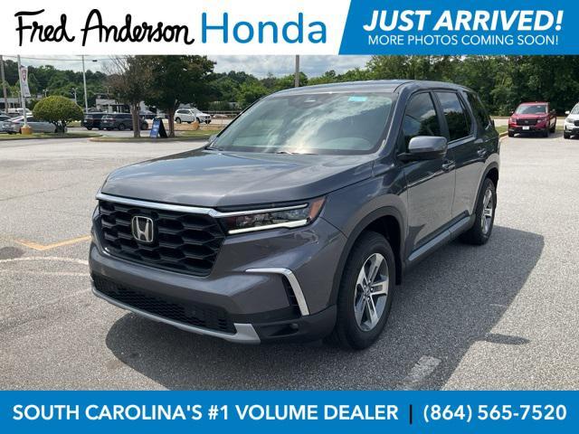 new 2025 Honda Pilot car, priced at $43,827