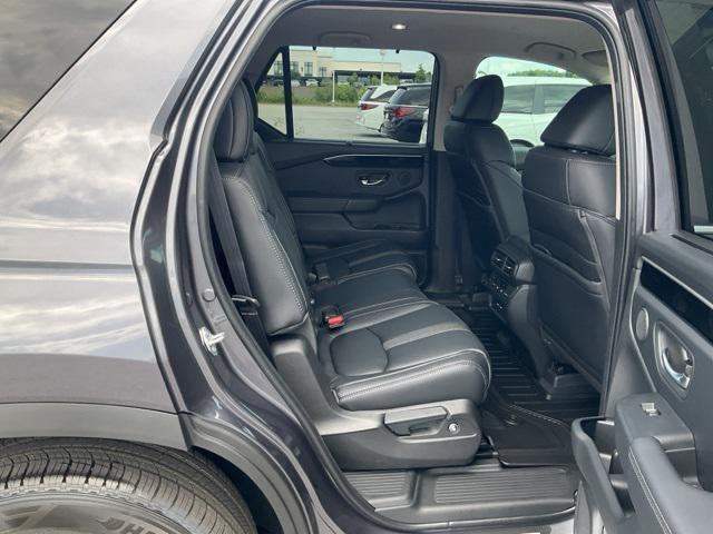 new 2025 Honda Pilot car, priced at $43,827