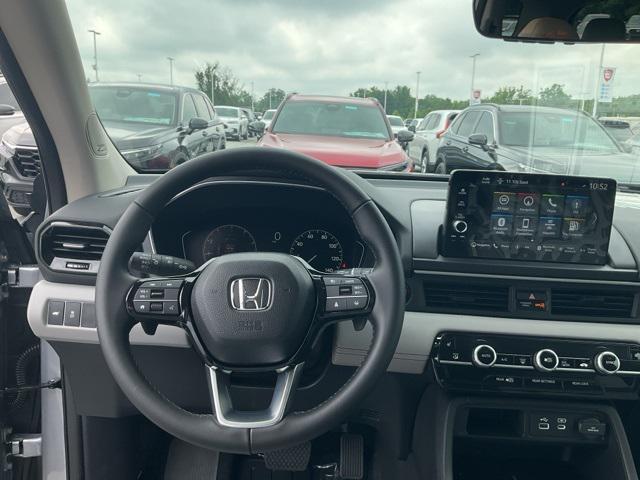 new 2025 Honda Pilot car, priced at $45,409