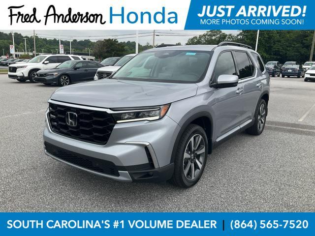 new 2025 Honda Pilot car, priced at $45,409