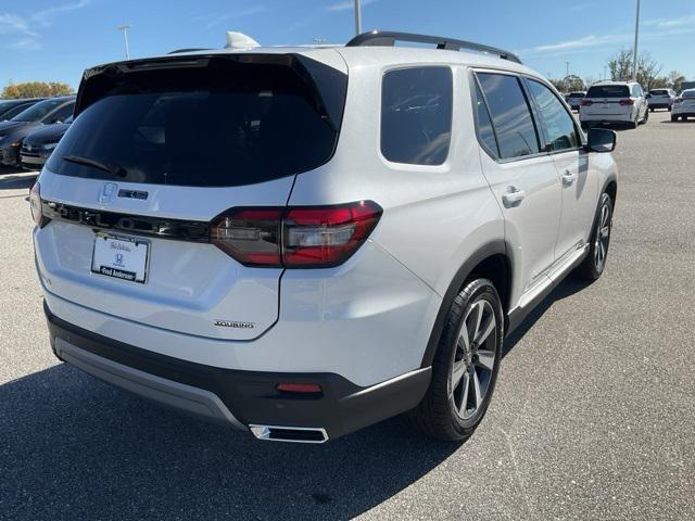 new 2025 Honda Pilot car, priced at $47,950