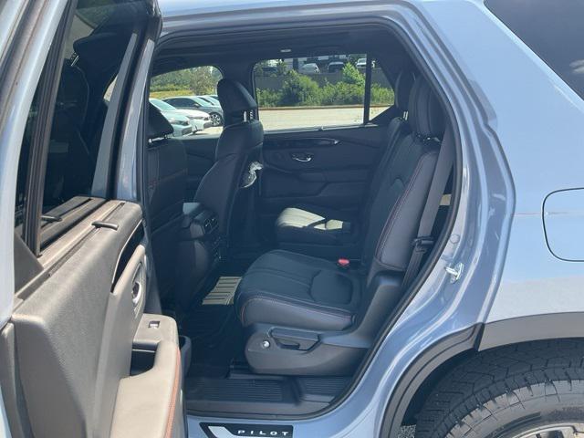 new 2025 Honda Pilot car, priced at $49,771