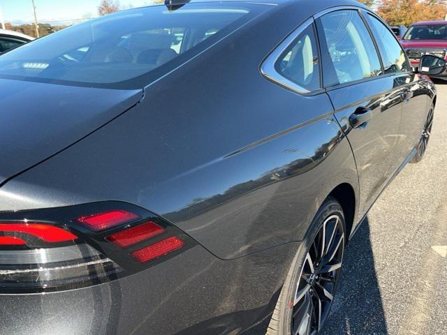 new 2025 Honda Accord Hybrid car, priced at $38,995