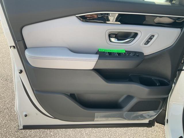 new 2025 Honda Pilot car, priced at $53,225