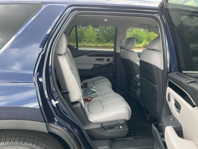 new 2025 Honda Pilot car, priced at $43,041
