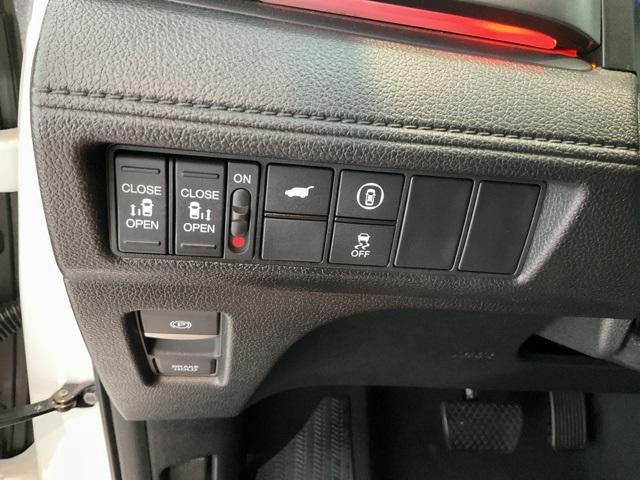 used 2023 Honda Odyssey car, priced at $34,697