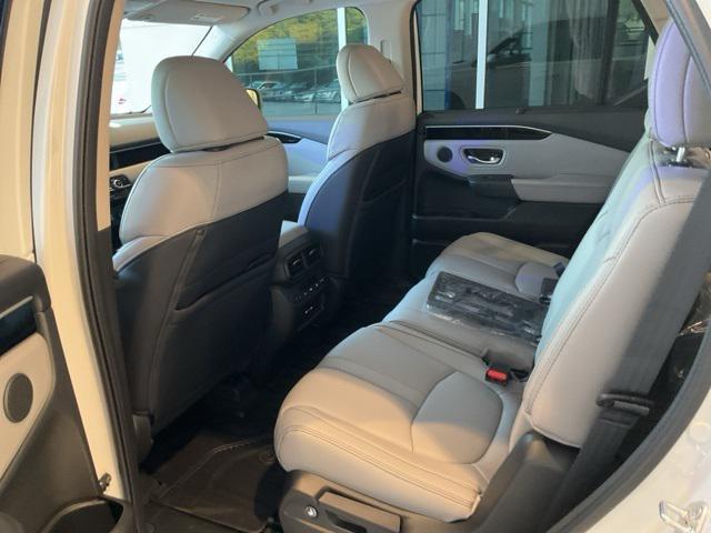 new 2025 Honda Pilot car, priced at $42,841