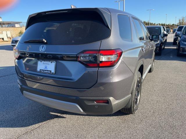 new 2025 Honda Pilot car, priced at $44,776