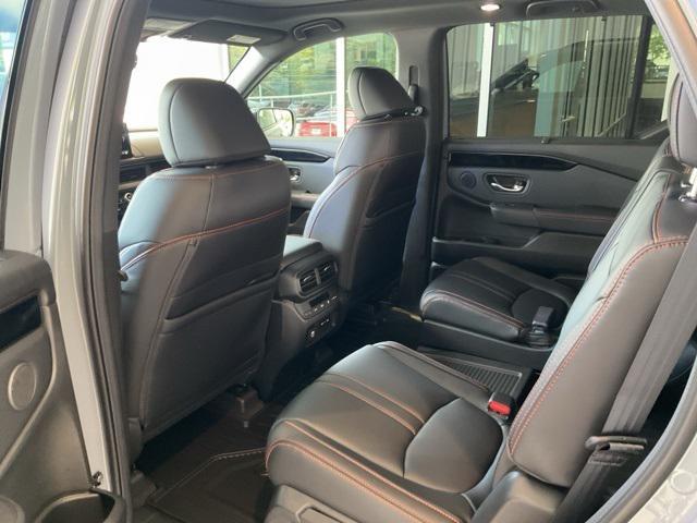 new 2025 Honda Pilot car, priced at $51,830