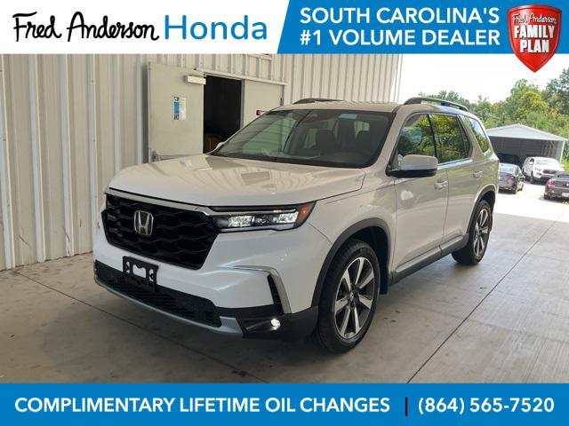 new 2025 Honda Pilot car, priced at $45,835