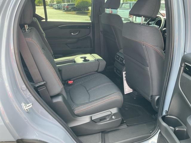 new 2025 Honda Pilot car, priced at $40,303