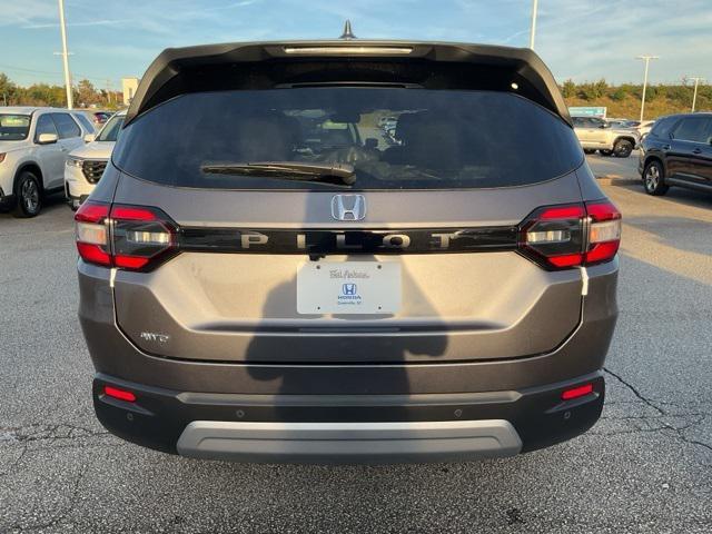 new 2025 Honda Pilot car, priced at $45,983