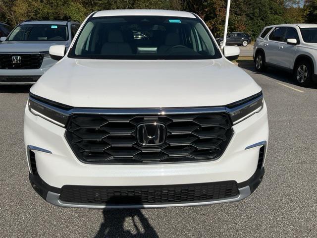 new 2025 Honda Pilot car, priced at $46,210