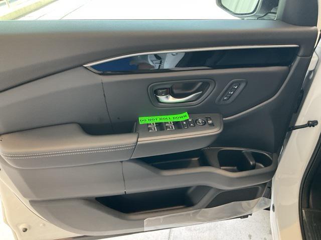 new 2025 Honda Pilot car, priced at $49,280