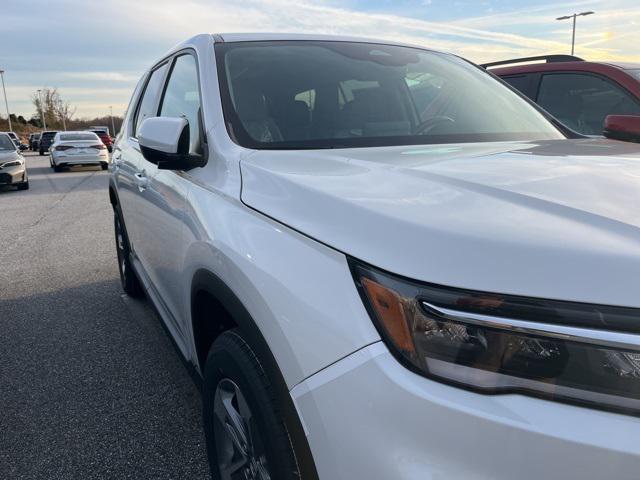 new 2025 Honda Pilot car, priced at $46,450