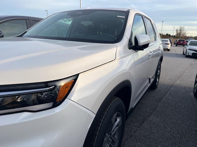 new 2025 Honda Pilot car, priced at $46,450