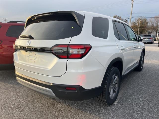 new 2025 Honda Pilot car, priced at $46,450