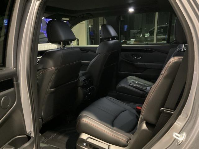 new 2025 Honda Pilot car, priced at $48,063