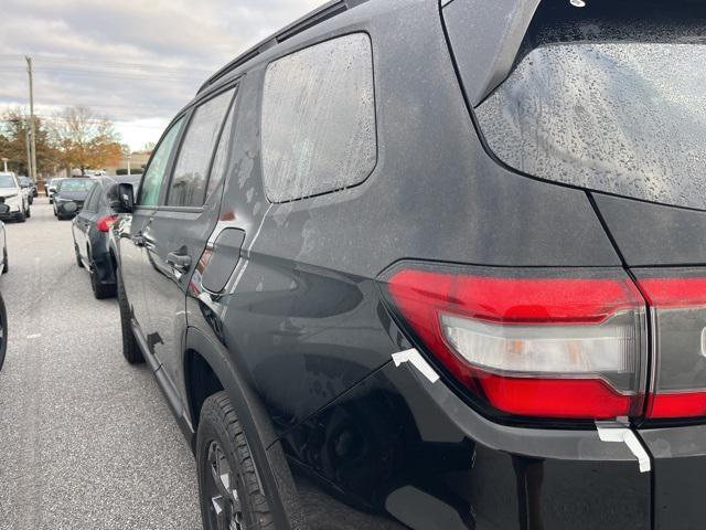 new 2025 Honda Pilot car, priced at $49,662