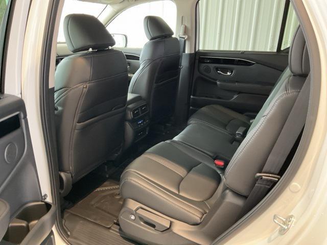 new 2025 Honda Pilot car, priced at $43,383