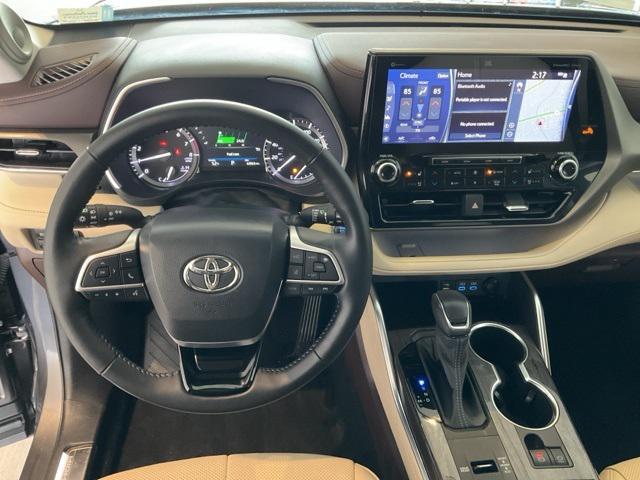 used 2022 Toyota Highlander car, priced at $36,587