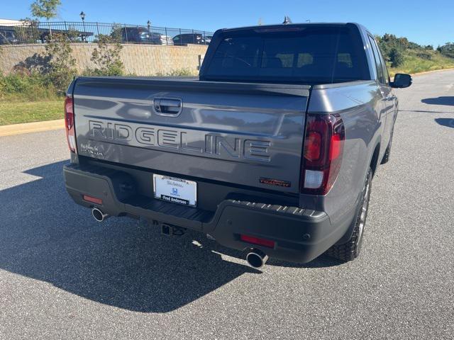 new 2025 Honda Ridgeline car, priced at $45,676