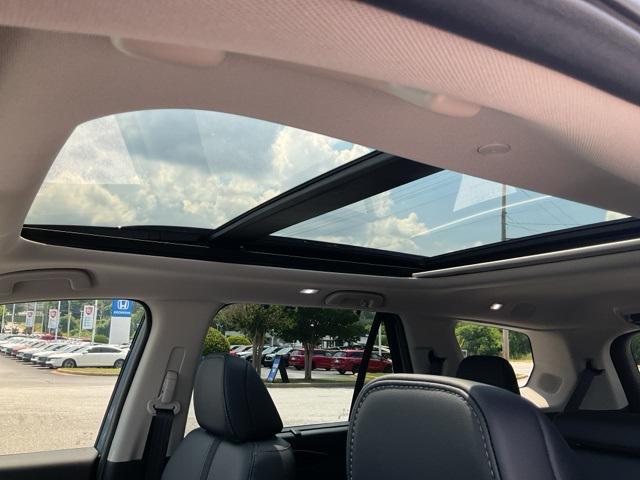new 2025 Honda Pilot car, priced at $45,835