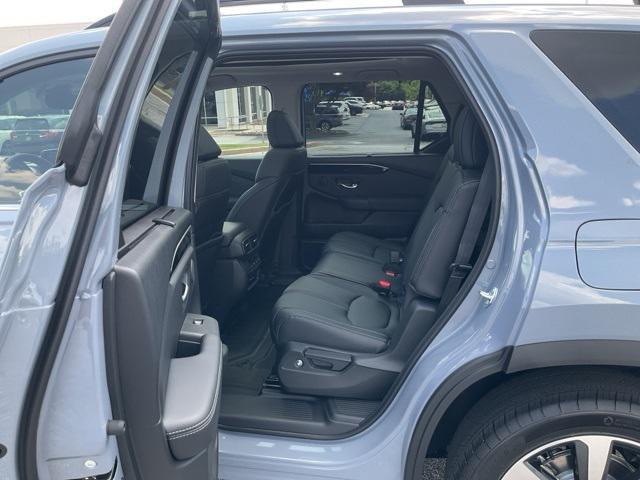 new 2025 Honda Pilot car, priced at $45,835