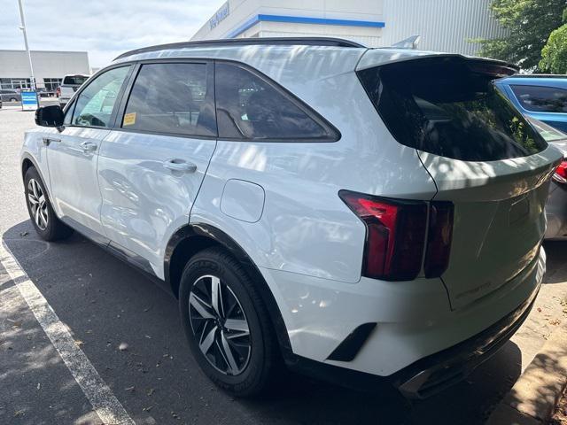 used 2023 Kia Sorento car, priced at $28,034
