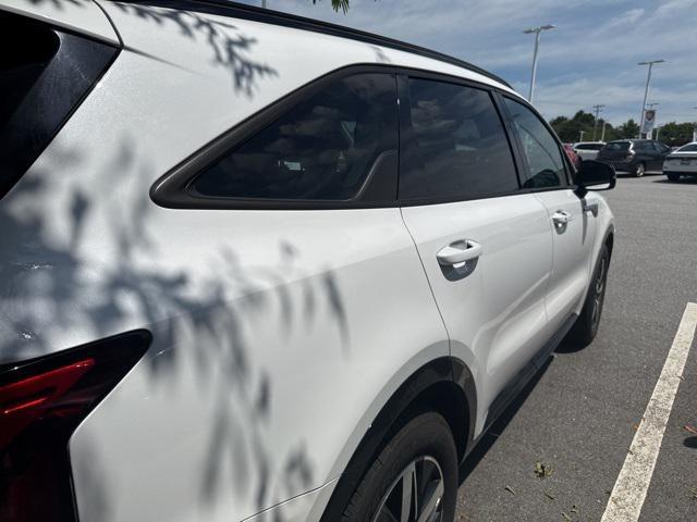 used 2023 Kia Sorento car, priced at $28,034