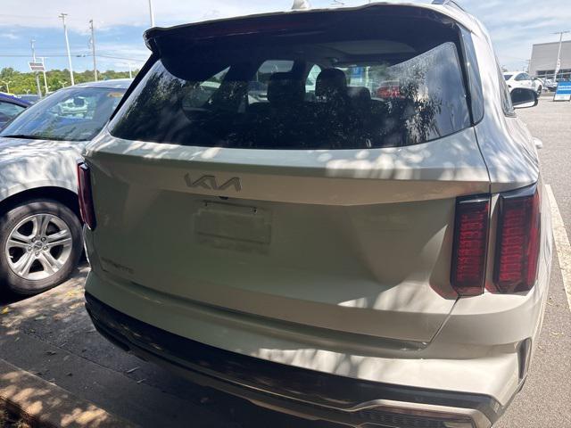 used 2023 Kia Sorento car, priced at $28,034