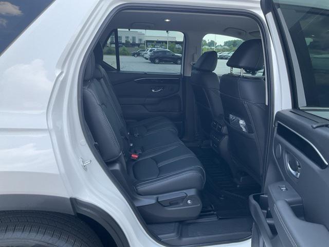 new 2025 Honda Pilot car, priced at $47,505