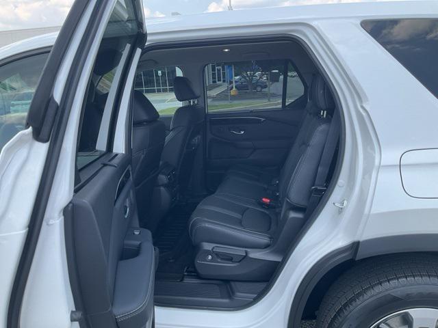 new 2025 Honda Pilot car, priced at $47,505