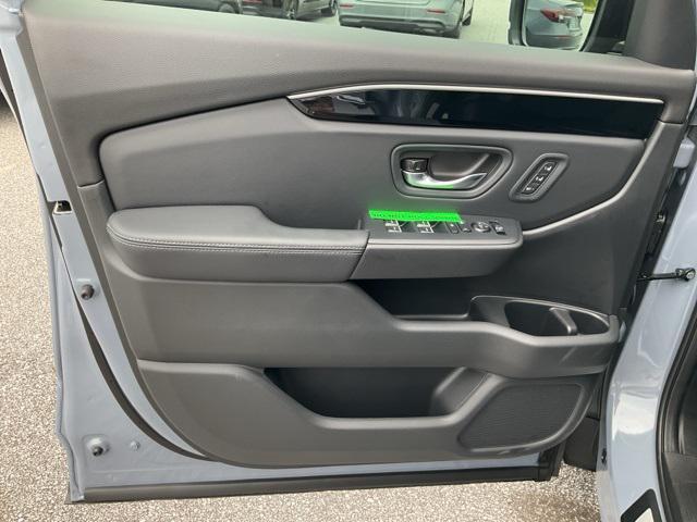 new 2025 Honda Pilot car, priced at $48,417