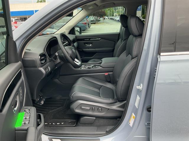 new 2025 Honda Pilot car, priced at $48,417