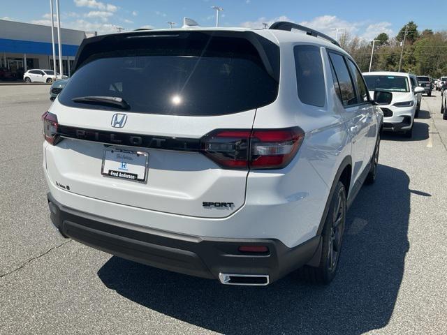new 2025 Honda Pilot car, priced at $40,303